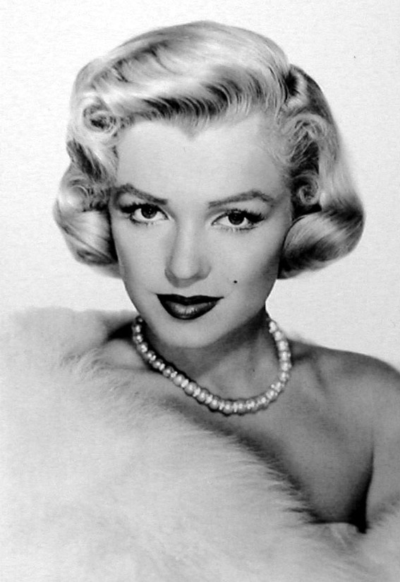 marilyne-monroe-perles.jpg