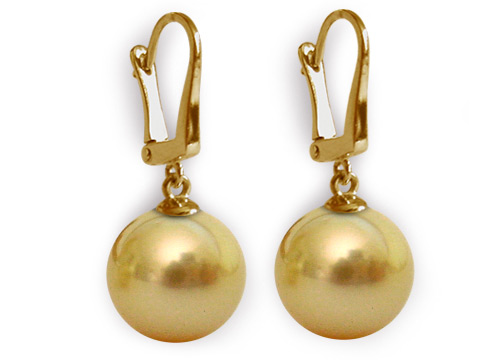 paire de boucles d'oreille de perles d'australie dor�e mont�es en dormeuses
