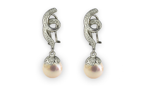 paire de boucles d'oreille de perles d'akoya