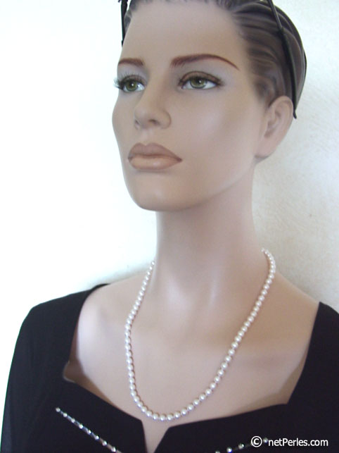 Collier de perles blanches