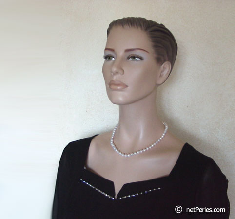 Collier de perles blanches