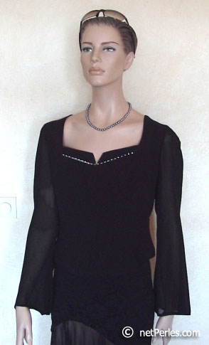 Collier de perles noires