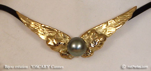Ailes d'oiseaux en or