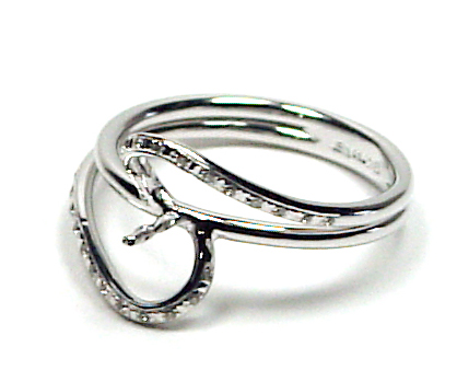 Joaillerie bague or gris 18 carats et diamants pour perle de culture