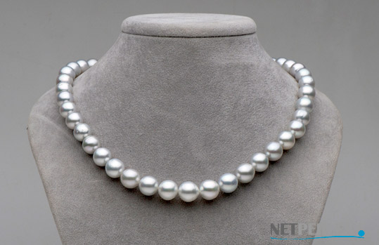Collier de perles d'australie, blanches, reflets argentés diametre 9 à 11 mm