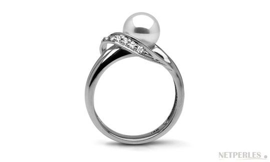 La bague est en Argent 925 rhodié, qui ne s'oxyde pas, l'argent reste ... La bague est en Argent 925 rhodié, qui ne s'oxyde pas, l'argent reste ...