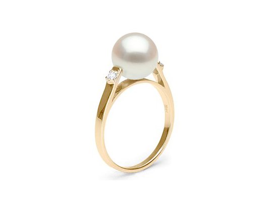 Bague en Or et Diamants avec une perle de culture d'Eau Douce