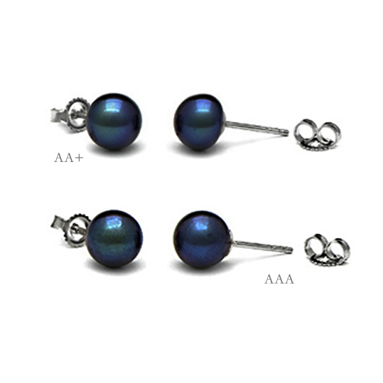 Paire de boucles d'oreilles de perles de culture d'eau douce noires