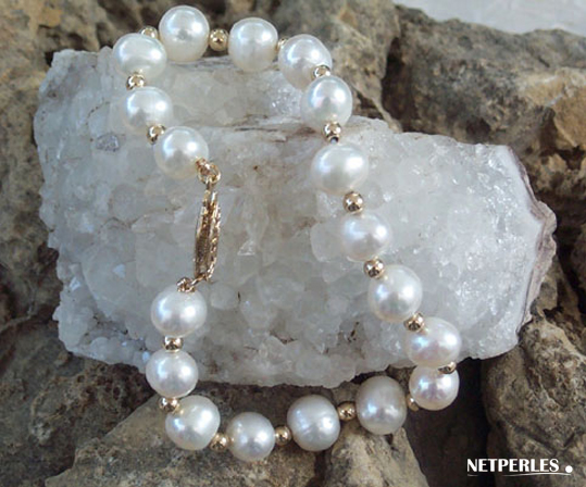 bracelet or et perles de culture d'eau douce