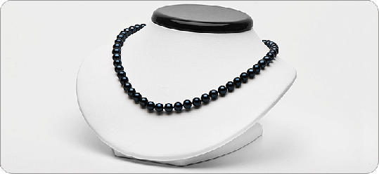Collier de perles noires