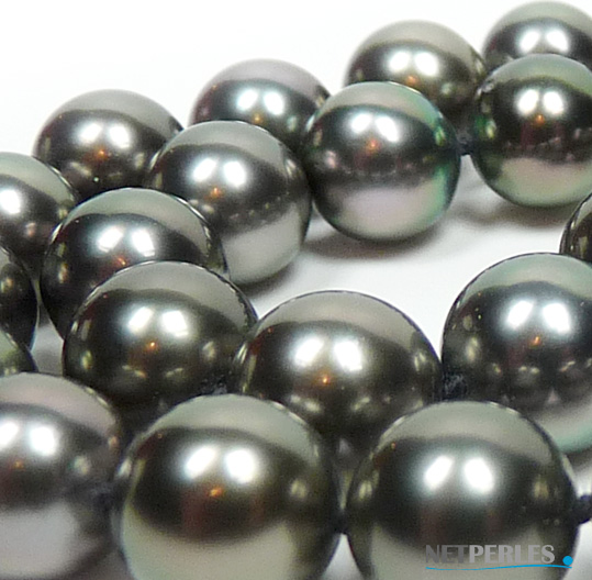 voir la qualité des reflets sur perles noires de tahiti qualité AA+/AAA