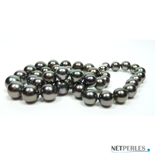 Collier de perles noires de Tahiti, qualité AAA, lustre très intense diametre 8 à 11 mm longueur 45 cm