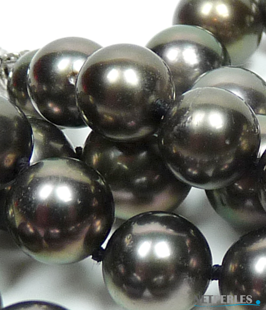 voir la nacre, le lustre de la nacre sur des perles de tahiti par netperles