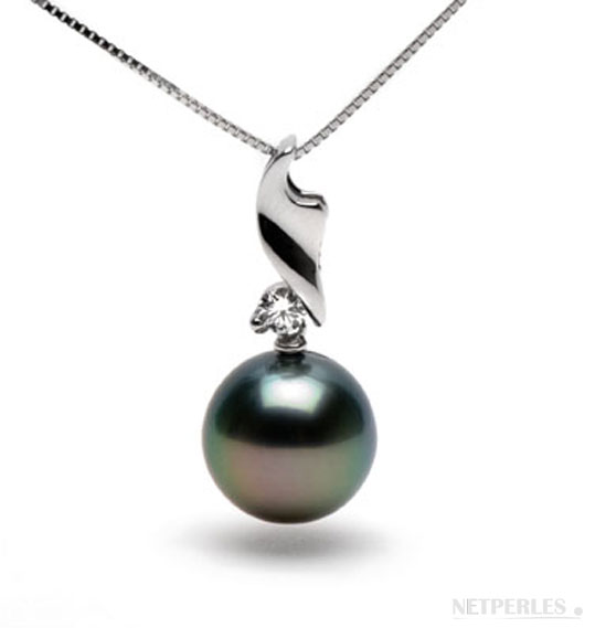 Pendentif perle de culture de Tahiti sur béliere or 18 carats et diamant