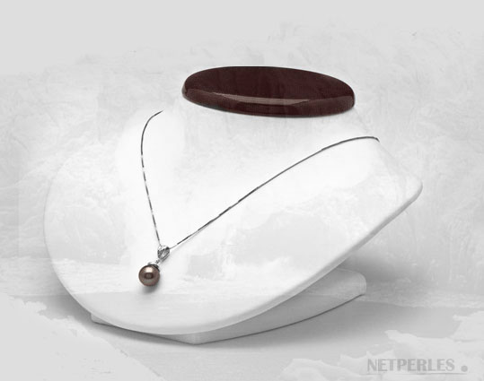 Pendentif perle de culture de Tahiti qualité AAA sur beliere Or gris et diamants