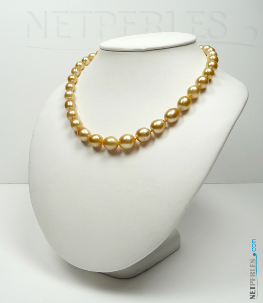 Collier de perles dorees des mers du sud, longueur 45 cm, perles baroques, a semi baroques