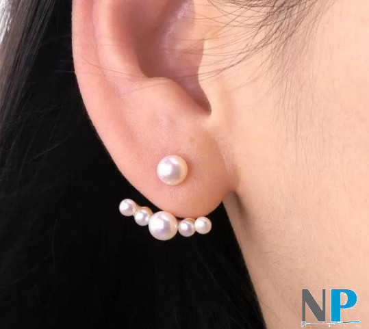 Boucles d'oreilles de perles bouton d'eau douce blanches
