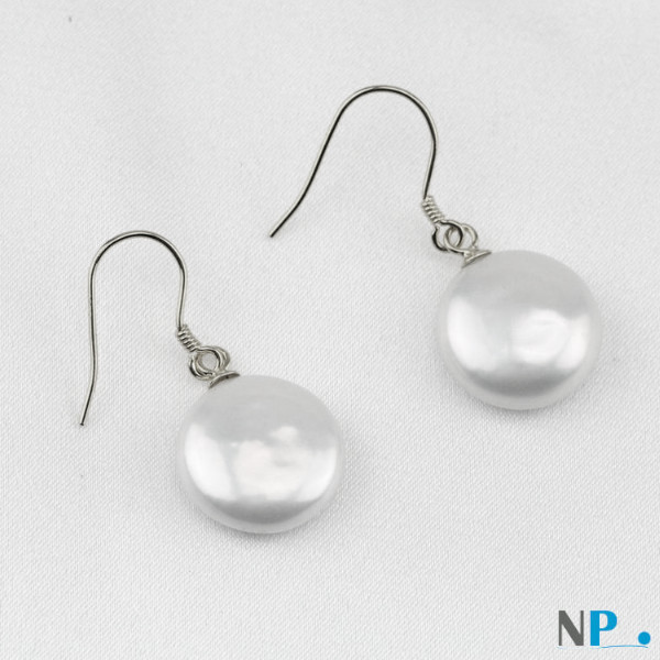 Boucles d'oreilles perles plates monnaie d'eau douce blanches 