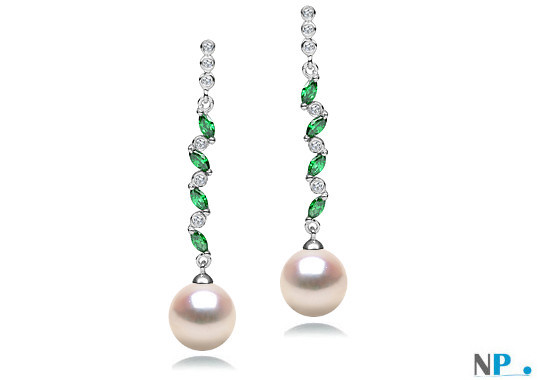 Boucles d'oreilles de perles de culture d'Akoya blanches en Argent 925 et zirconiums et tourmalines vertes