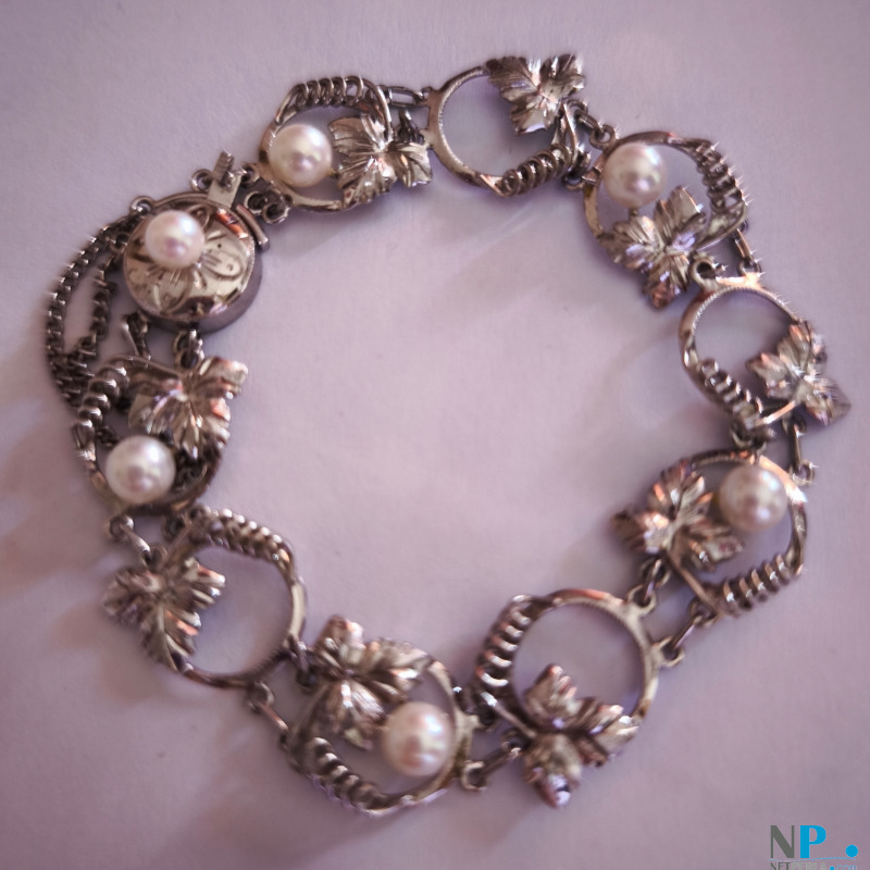 Bracelet en Argent Sterling et petites perles d'eau douce Bracelet en Argent Sterling et petites perles d'eau douce