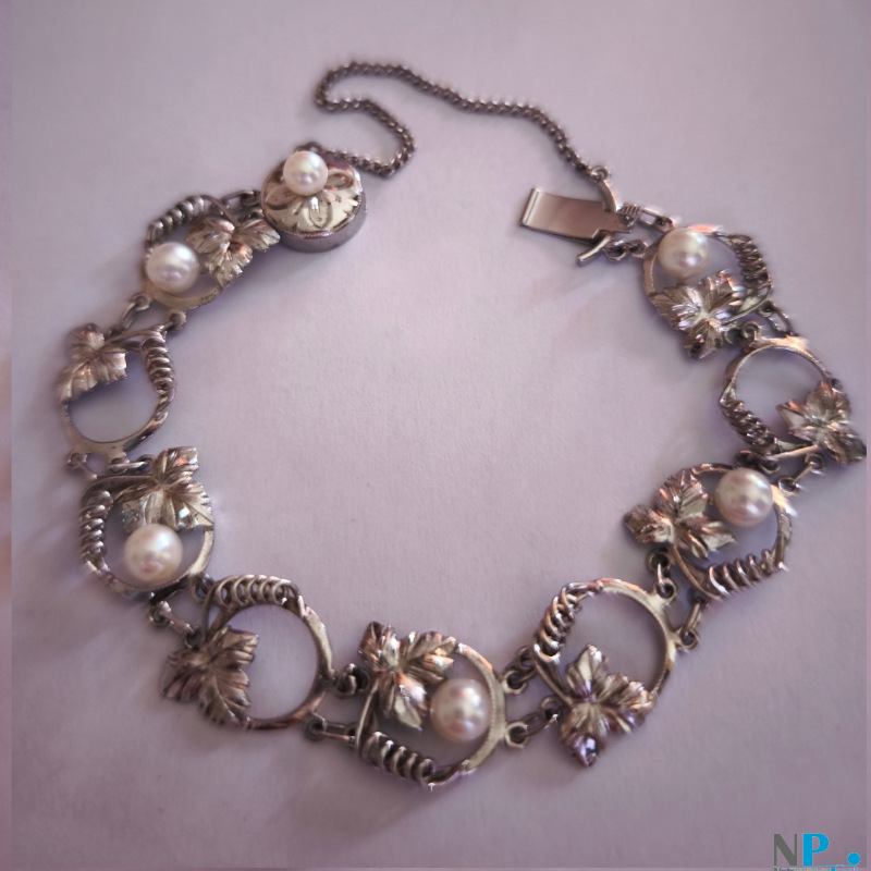Bracelet en Argent Sterling et petites perles d'eau douce Bracelet en Argent Sterling et petites perles d'eau douce