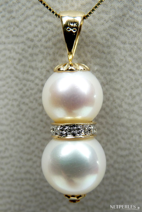 Pendentif perles de culture d'eau douce blanches qualité AAA et bague en or et diamants