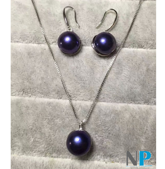 Parure de perles noires  d'eau douce sur argent: pendentif et boucles d'oreilles