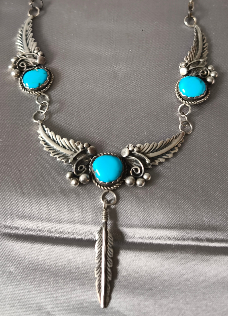 Collier en Turquoise sur  Argent Indien Navajo