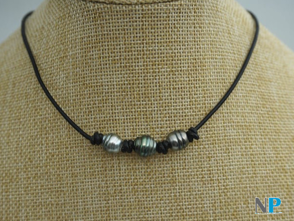 Collier de perles baroques de Tahiti sur lien de cuir
