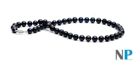 Collier de perles noires d'eau douce avec fermoir en or gris