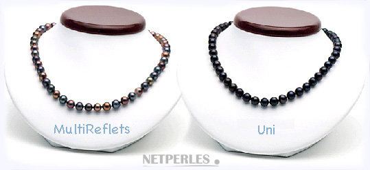 Perle nere d'acqua dolce, a sinistra multiriflesso (riflessi multicolori mescolati), a destra in tinta unita