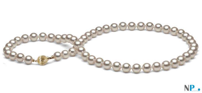 Collier de perles de culture d'Akoya blanches, un classique haut de gamme