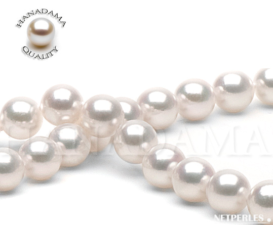 Gros plan sur les perles d'un collier composé de perles de culture d'Akoya du Japon qualité HANADAMA de 9,0à 9,5 mm