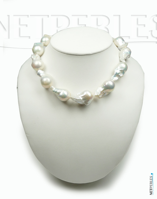 Bust avec collier de perles Fireball d'eau douce