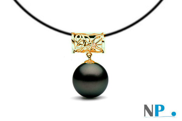 Pendentif en Or Jaune 18k sur lien de cuir avec perle Tahiti