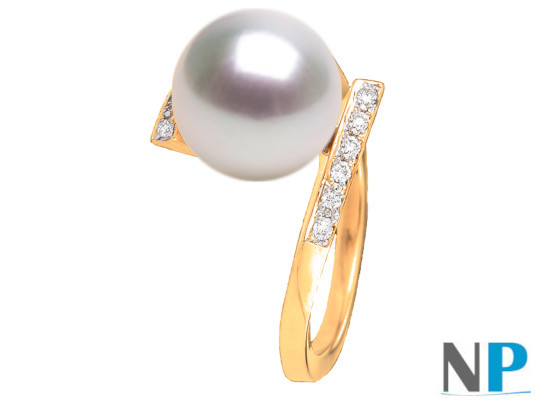 Anello in oro 18 carati con diamanti e perla Akoya 9-9,5 mm bianca AAA