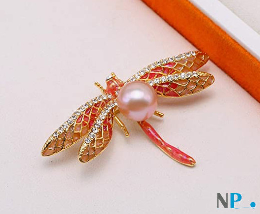 Broche libellule avec perle d'eau douce