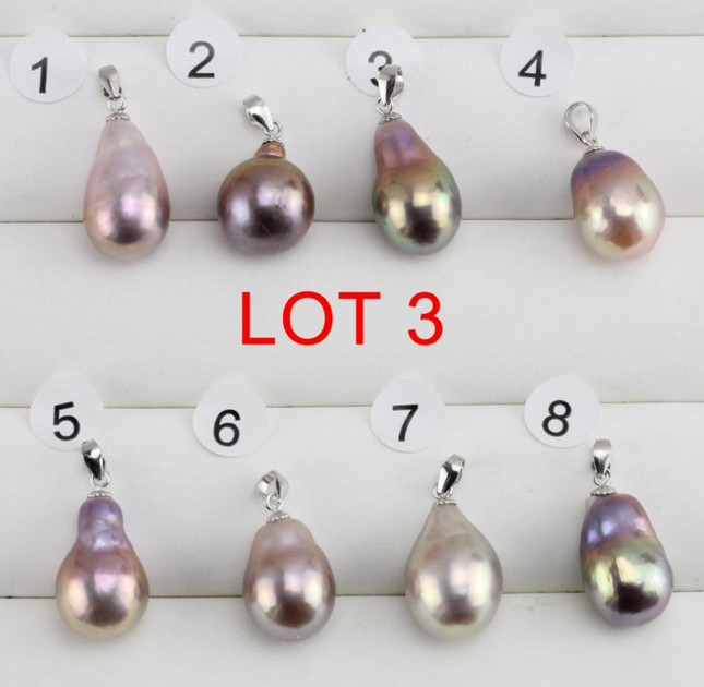 Pendentif N°8  de ce lot de perles soufflées