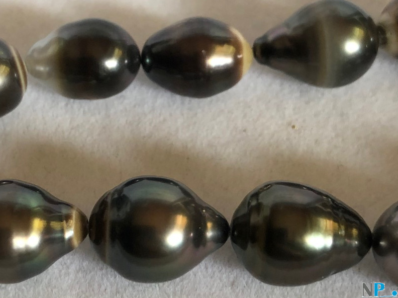 perles noires de Tahiti baroques