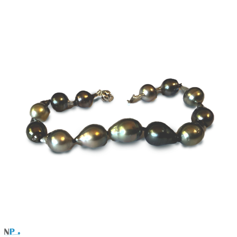 rang de perles noires de Tahiti baroques