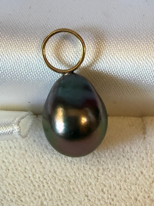 Pendentif Or 14 carats avec perle de Tahiti goutte
