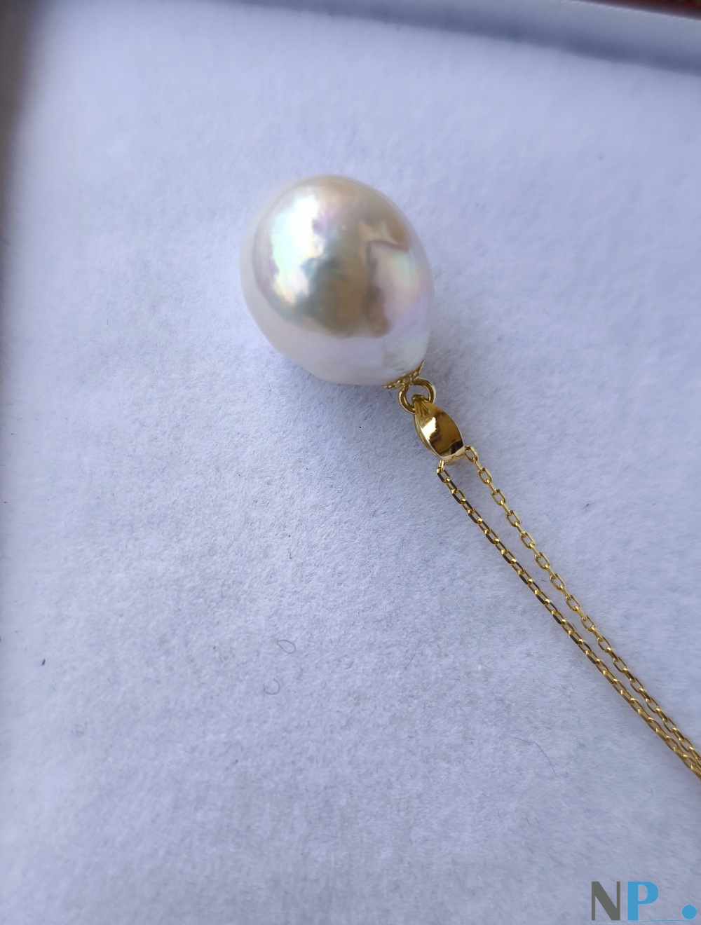 Pendentif en plaqué or jaune avec perle EDISON d'eau douce blanche argentée Pendentif en plaqué or jaune avec perle EDISON d'eau douce blanche argentée