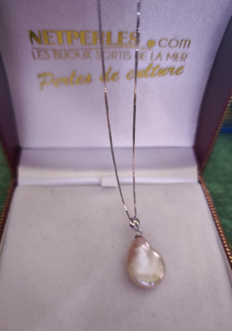 Pendentif en Argent 925 et perle Soufflée d'Eau Douce de grande dimension. Une perle rare!! Pendentif en Argent 925 et perle Soufflée d'Eau Douce de grande dimension. Une perle rare!!