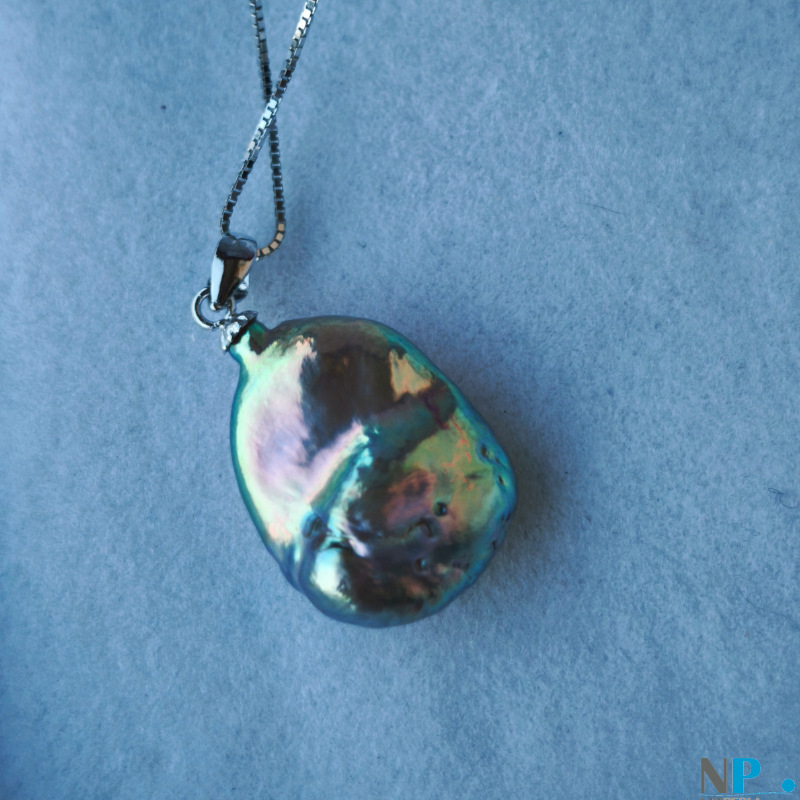 Pendentif en Argent 925 et perle d'Eau Douce de grande dimension. Une perle rare!!