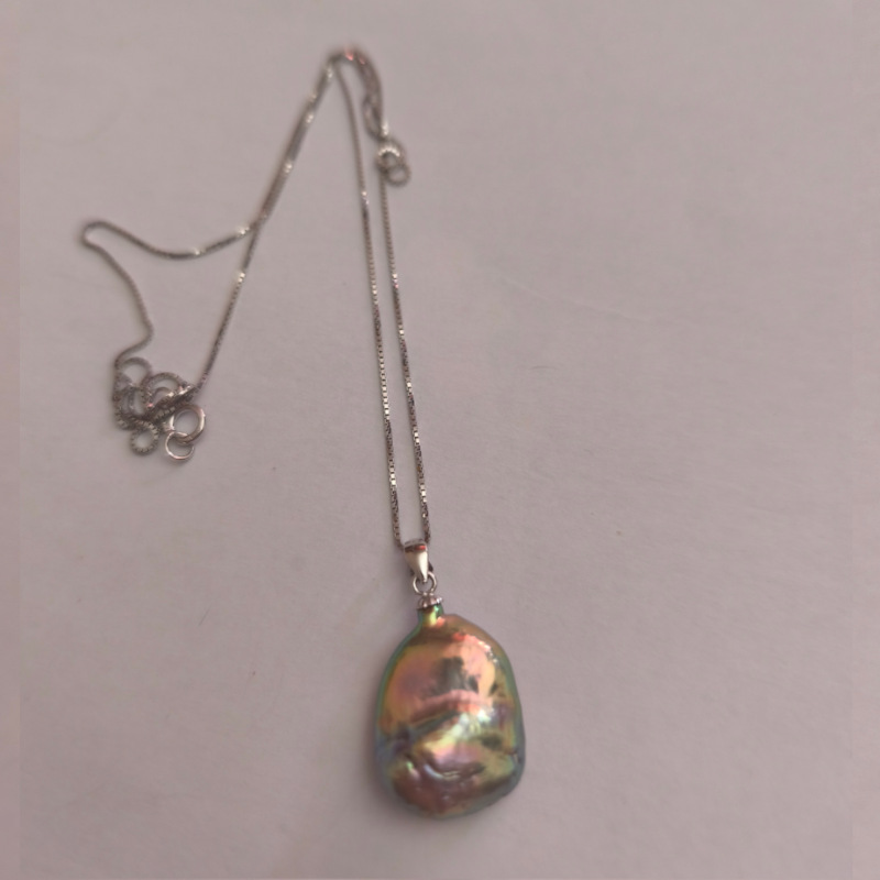 Pendentif en Argent avec perle Eau Douce multireflet