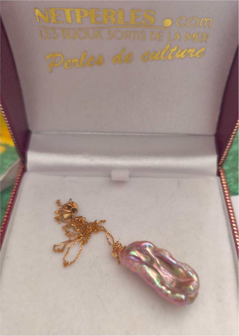 Pendentif en plaqué or rose avec perle d'eau douce métallique lavande Pendentif en plaqué or rose avec perle d'eau douce métallique lavande
