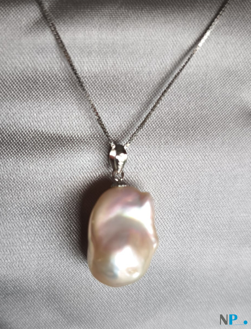 Pendentif en Argent 925 et perle Fireball d'Eau Douce de grande dimension. Une perle rare!! Pendentif en Argent 925 et perle Fireball d'Eau Douce de grande dimension. Une perle rare!!