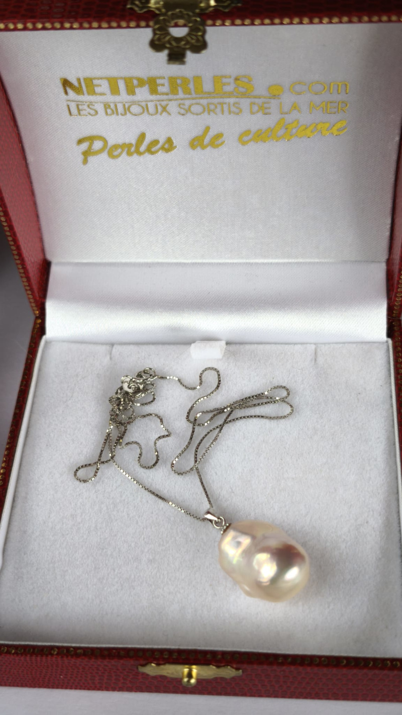 Pendentif en Argent 925 et perle Fireball d'Eau Douce de grande dimension. Une perle rare!! Pendentif en Argent 925 et perle Fireball d'Eau Douce de grande dimension. Une perle rare!!