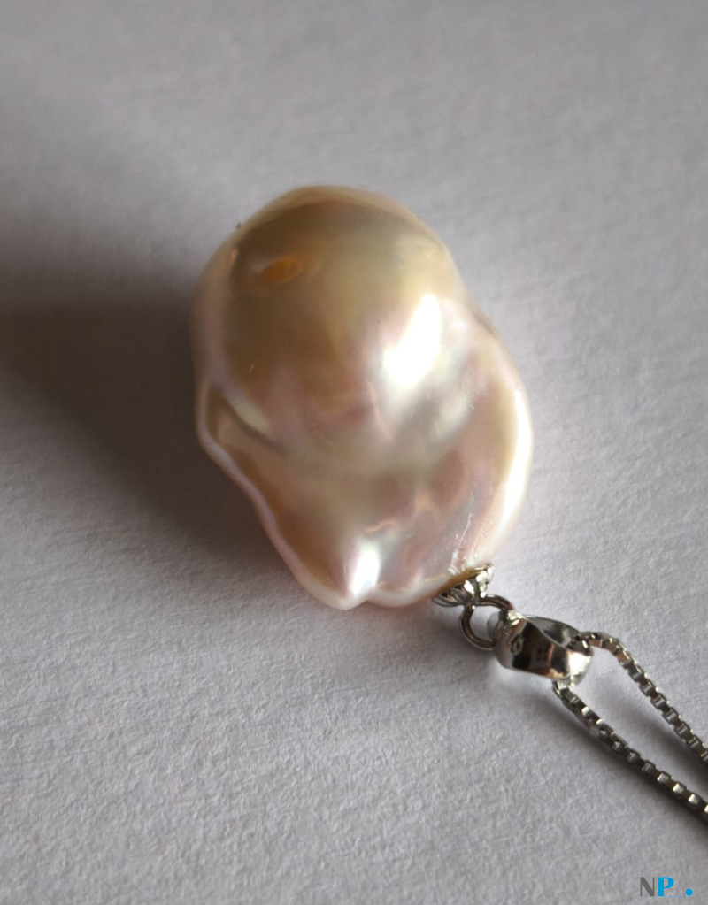 Pendentif en Argent 925 et perle Fireball d'Eau Douce de grande dimension. Une perle rare!! Pendentif en Argent 925 et perle Fireball d'Eau Douce de grande dimension. Une perle rare!!