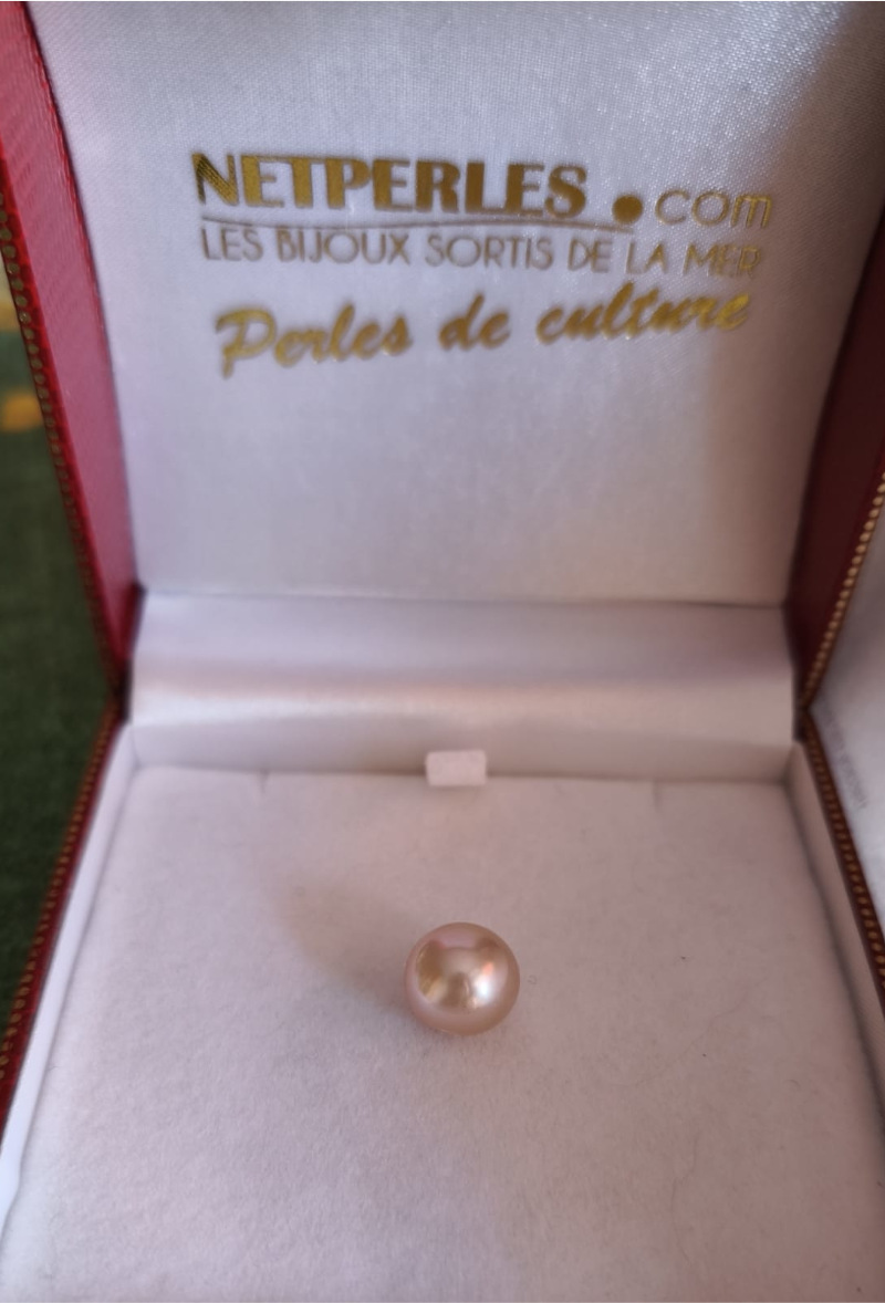 Perle EDISON lavande rosé vue de face semble une qualité AAA nette et lumineuse Perle EDISON lavande rosé vue de face semble une qualité AAA nette et lumineuse